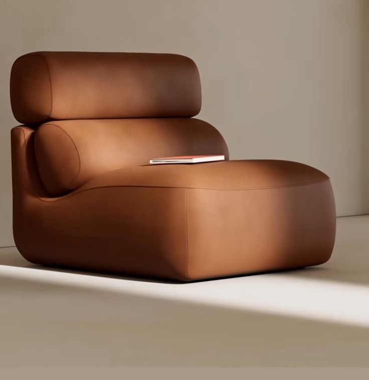 CARAMEL CLOUD ACCENT CHAIR '25