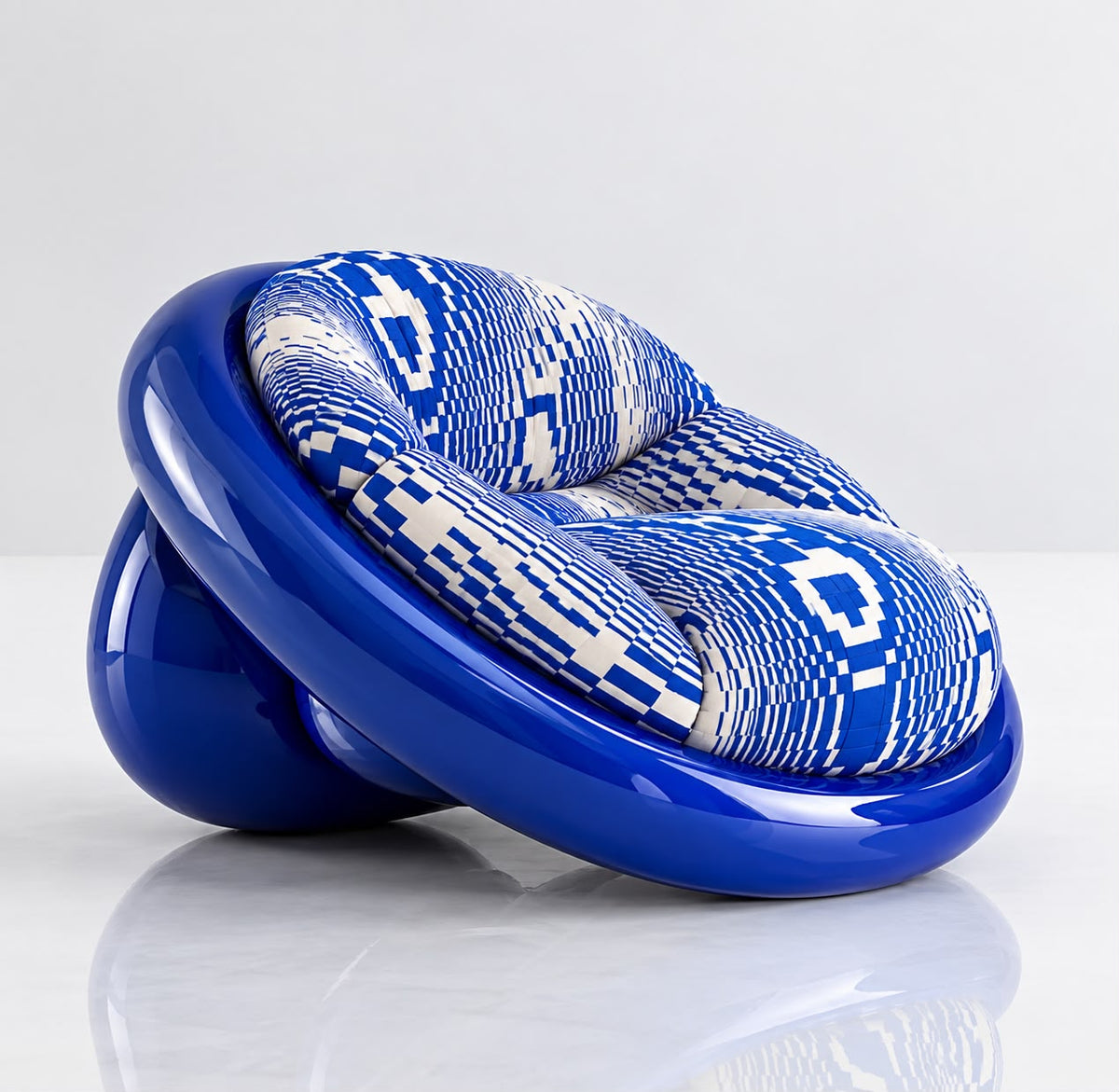 MADEEZA LOUNGE CHAIR '26