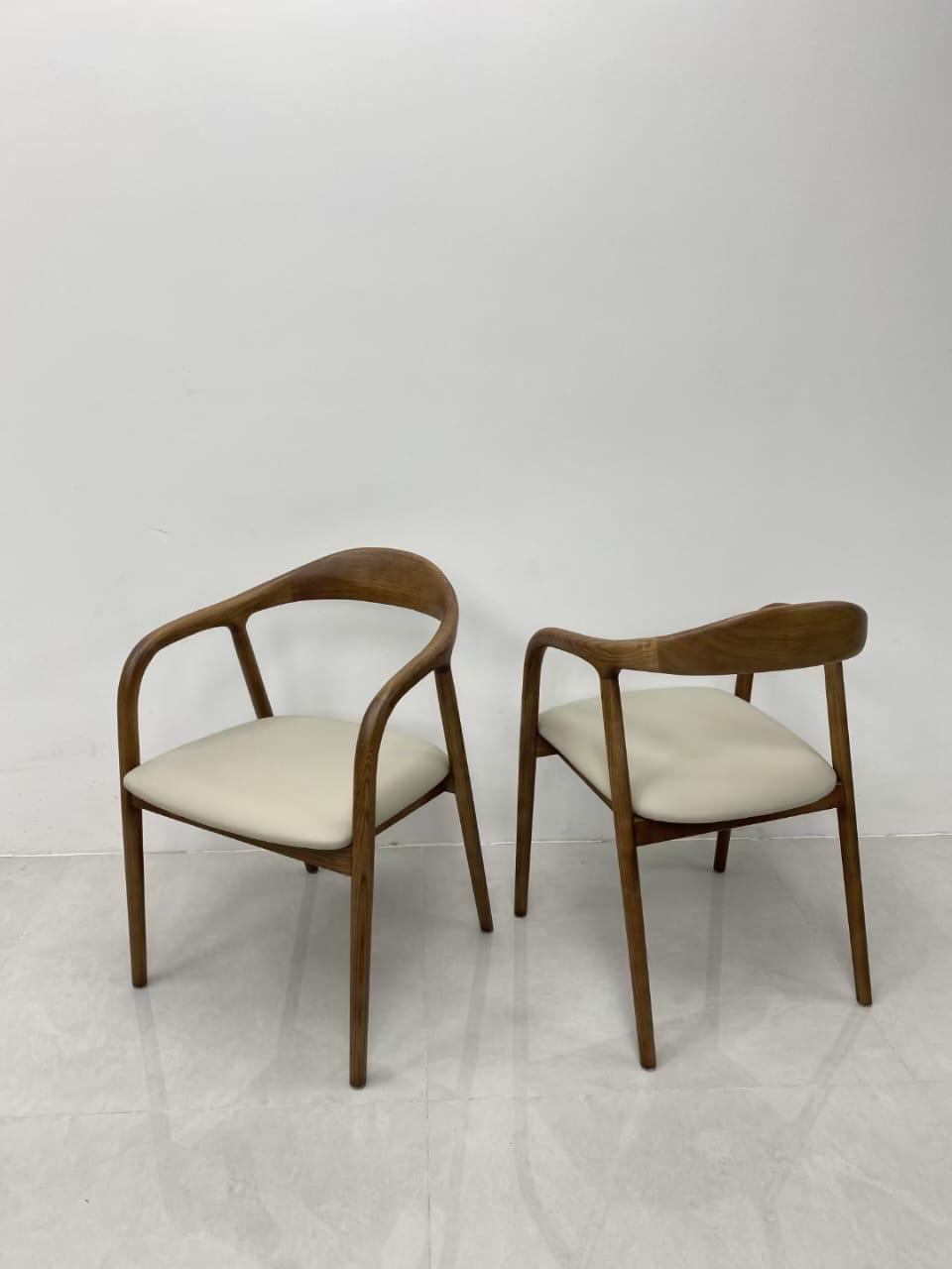 MADIVA CURVE ACCENT CHAIR '25