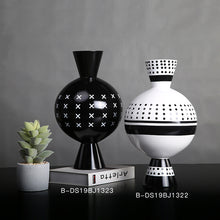 Load image into Gallery viewer, BALLINT DECORATIVE VASE