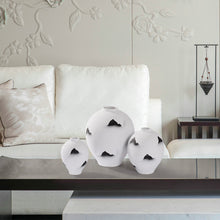 Load image into Gallery viewer, SEFTON DECORATIVE FLOWER VASE