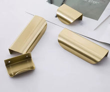 Load image into Gallery viewer, DARIEN MODERN DOOR HANDLE (MOQ OF 5)