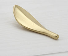 Load image into Gallery viewer, CARTER CREATIVE LEAF HANDLE (MOQ OF 5)