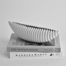 Load image into Gallery viewer, SHEL ORNAMENT