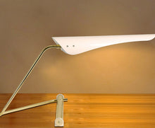 Load image into Gallery viewer, Levi Desk Lamp