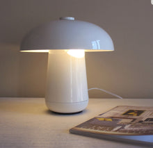 Load image into Gallery viewer, Leopold Desk Lamp