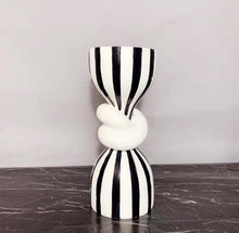 Load image into Gallery viewer, BLINGTON CANDLE STAND (SET OF 2)