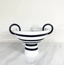 Load image into Gallery viewer, BAARA FLOWER VASE